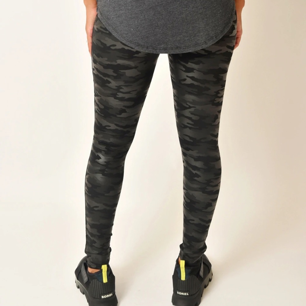 CAMO LEGGINGS